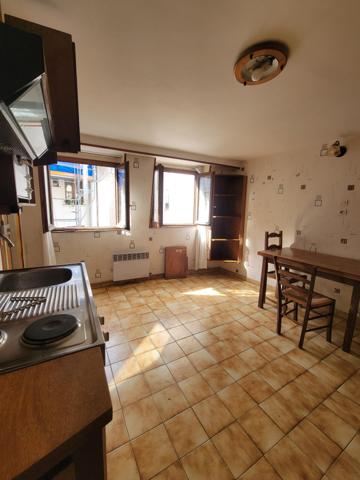 Studio de 16,50m² situé au 4ème étage sur cour situé rue au Maire