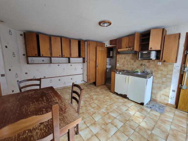 Studio de 16,50m² situé au 4ème étage sur cour situé rue au Maire