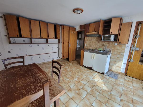 Studio de 16,50m² situé au 4ème étage sur cour situé rue au Maire