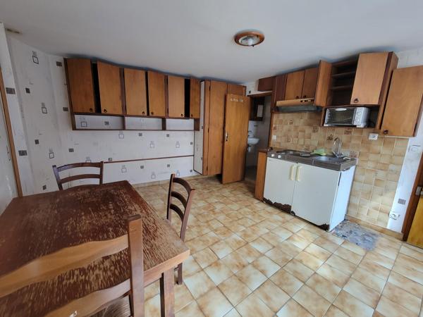 Studio de 16,50m² situé au 4ème étage sur cour situé rue au Maire