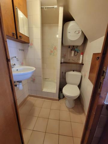 Studio de 16,50m² situé au 4ème étage sur cour situé rue au Maire