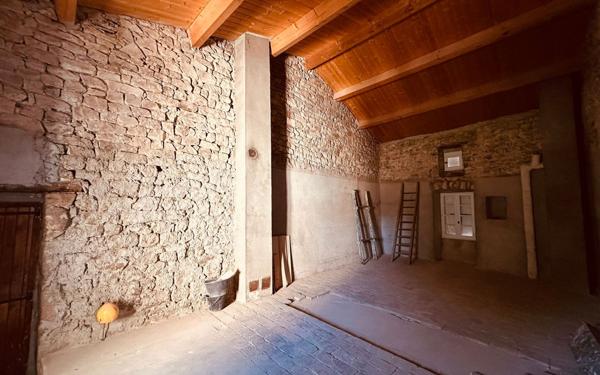 Maison à vendre    5 pièces •  Lablachère