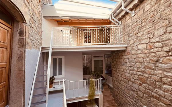 Maison à vendre    5 pièces •  Lablachère