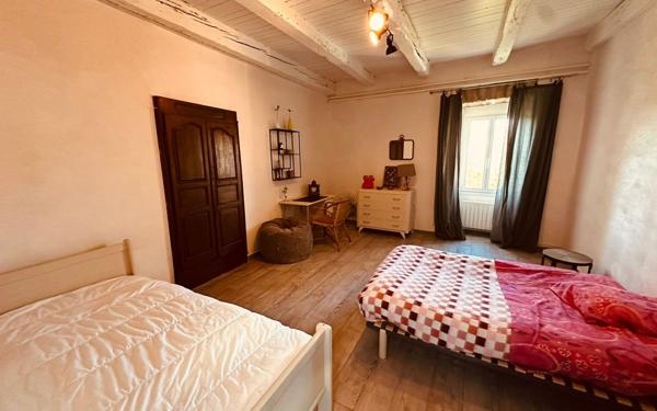 Maison à vendre    5 pièces •  Lablachère