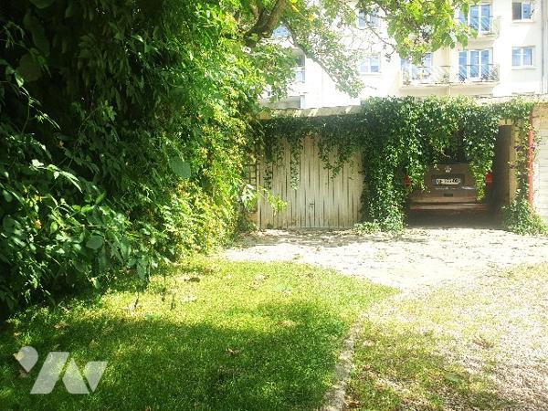 RENNES - ST HELIER À deux pas de toutes les commodités, découvrez ce bel appartement T4 DE 95m².