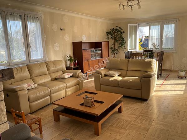 ORVAULT BOURG - A VENDRE MAISON 4 CHAMBRES - 110 m² - VIE DE PLAIN PIED + sous-sol complet