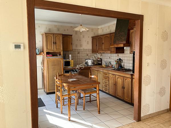 ORVAULT BOURG - A VENDRE MAISON 4 CHAMBRES - 110 m² - VIE DE PLAIN PIED + sous-sol complet