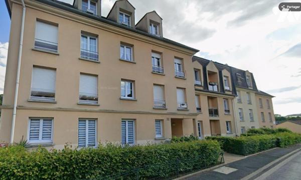 CHATEAU-THIERRY. Appartement de type 3 de 65,50 m² avec 2 chambres, place de parking et garage