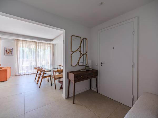 Appartement
         3 pièces
        - 107 m² 710 000 € *