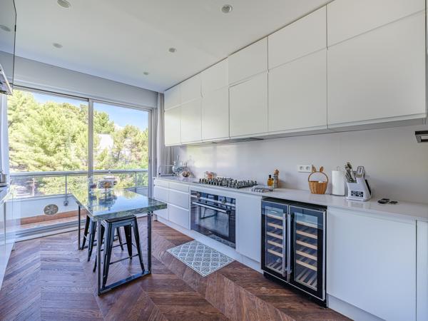 Appartement
         3 pièces
        - 107 m² 710 000 € *