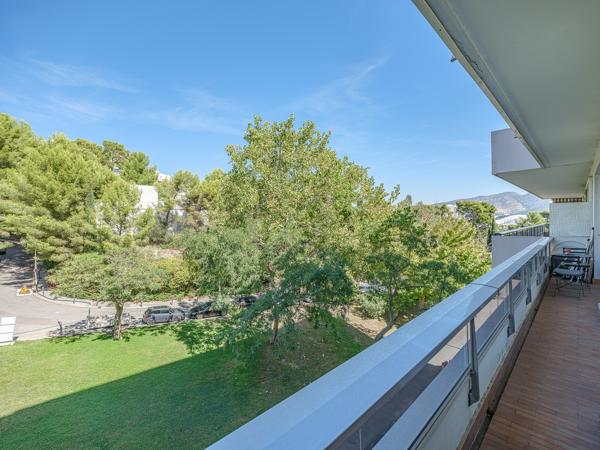 Appartement
         3 pièces
        - 107 m² 710 000 € *