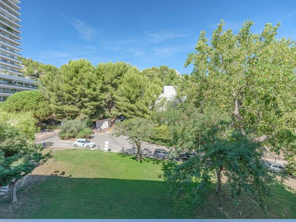 Appartement
         3 pièces
        - 107 m² 710 000 € *