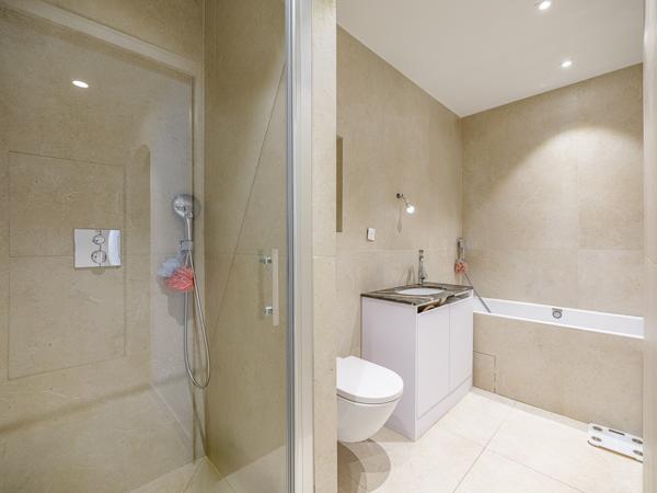 Appartement
         3 pièces
        - 107 m² 710 000 € *