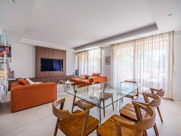 Appartement
         3 pièces
        - 107 m² 710 000 € *