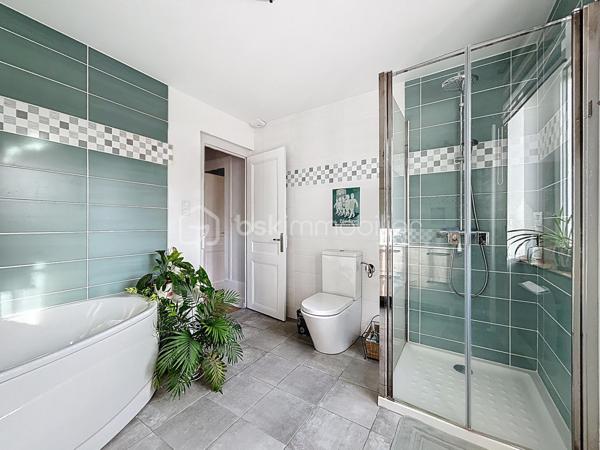 Corps de ferme de 300 m²