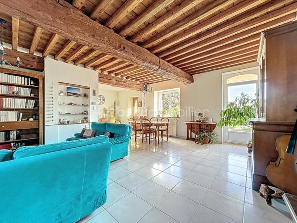 Corps de ferme de 300 m²