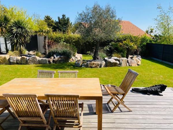 LA BAULE / PORNICHET - VILLA D'ARCHITECTE 150 m² - SUITE PARENTALE - JARDIN TROPICAL - PROCHE PLAGE & GARE
