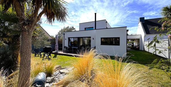LA BAULE / PORNICHET - VILLA D'ARCHITECTE 150 m² - SUITE PARENTALE - JARDIN TROPICAL - PROCHE PLAGE & GARE