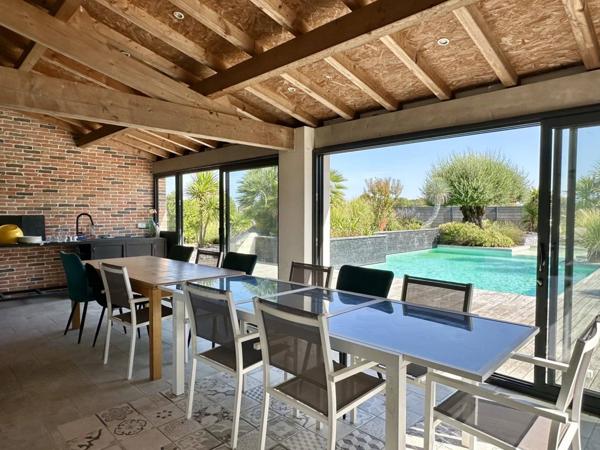 Villa contemporaine 186 m² avec piscine et dépendances – Triangle Saintes / Cognac / Saint-Jean-d’Angély