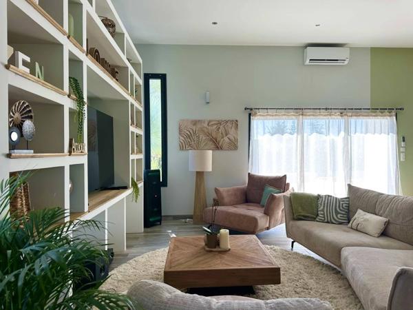 Villa contemporaine 186 m² avec piscine et dépendances – Triangle Saintes / Cognac / Saint-Jean-d’Angély