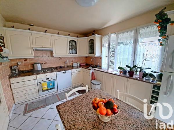 Maison traditionnelle 7 pièces de 178 m² à Montigny-lès-Cormeilles (95370)