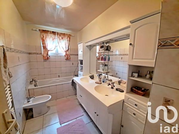 Maison traditionnelle 7 pièces de 178 m² à Montigny-lès-Cormeilles (95370)