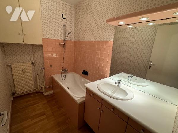 ALENCON - un appartement de 59 m² avec garage et cave