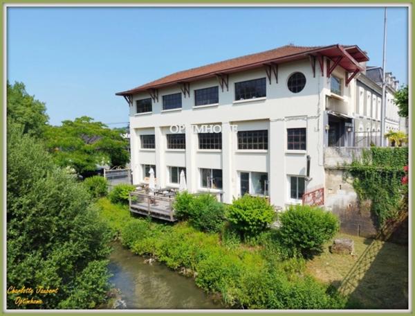 Restaurant + appartement à rénover vendre CHALAIS (16)