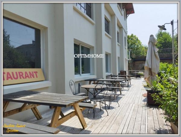 Restaurant + appartement à rénover vendre CHALAIS (16)