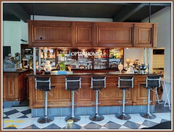 Restaurant + appartement à rénover vendre CHALAIS (16)
