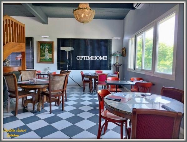 Restaurant + appartement à rénover vendre CHALAIS (16)