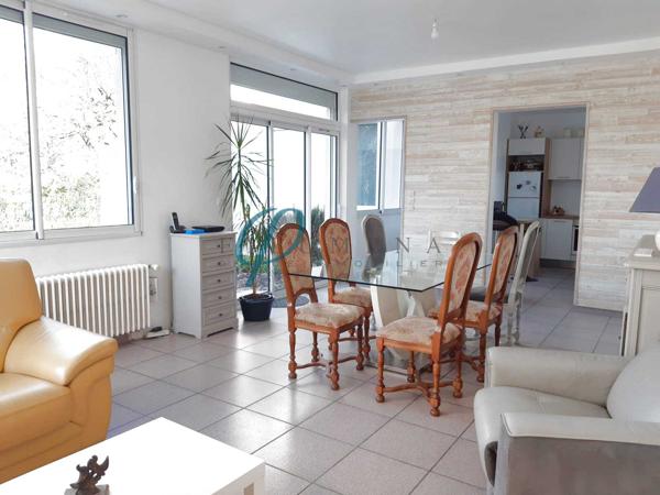 Maison 7 pièces, 5 chambres, au bord de l'Erdre sur Sucé sur Erdre.