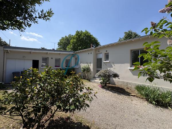 Maison 7 pièces, 5 chambres, au bord de l'Erdre sur Sucé sur Erdre.