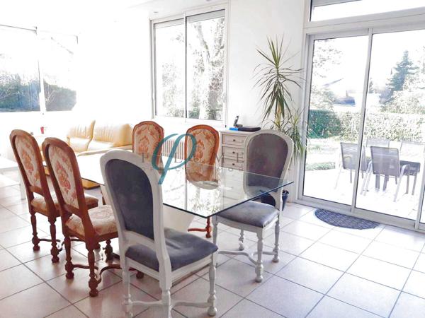 Maison 7 pièces, 5 chambres, au bord de l'Erdre sur Sucé sur Erdre.