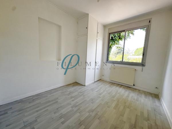 Maison 7 pièces, 5 chambres, au bord de l'Erdre sur Sucé sur Erdre.