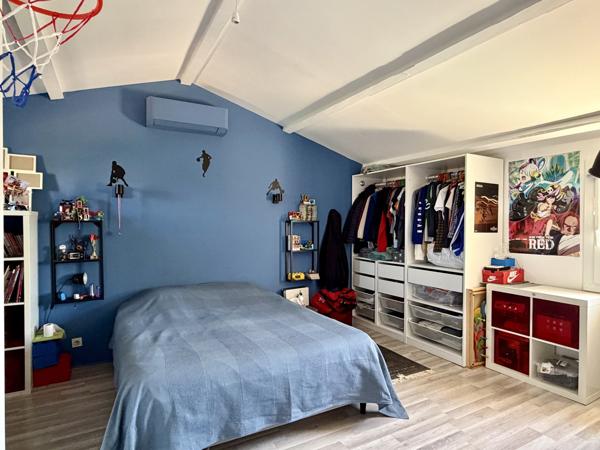 5 mn de Nîmes, 132 m2, 5 pièces, jardin méditerranéen, garage, DPE B/A