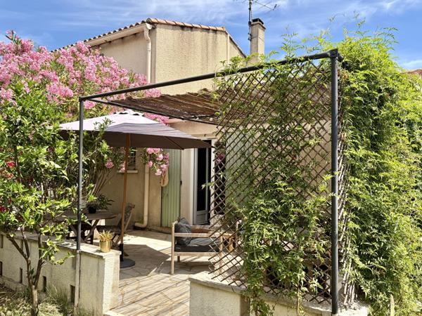 5 mn de Nîmes, 132 m2, 5 pièces, jardin méditerranéen, garage, DPE B/A