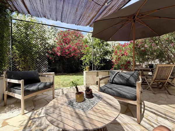 5 mn de Nîmes, 132 m2, 5 pièces, jardin méditerranéen, garage, DPE B/A
