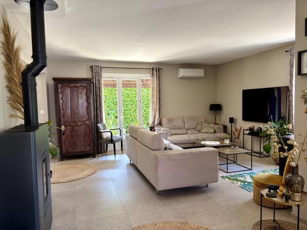 5 mn de Nîmes, 132 m2, 5 pièces, jardin méditerranéen, garage, DPE B/A