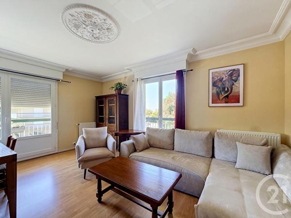 Appartement F3 à vendre  4 pièces - 67,11 m 2   ANGOULEME  - 16