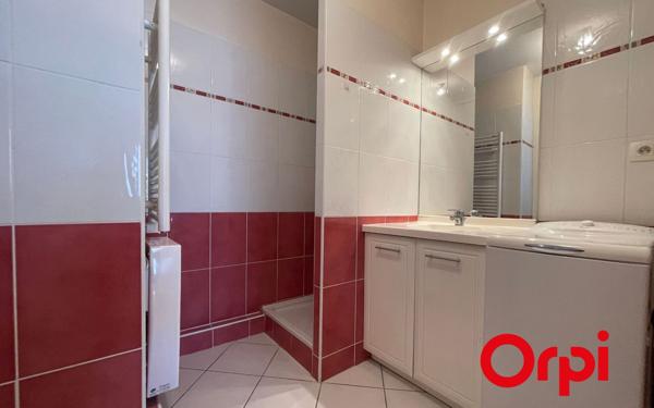 Appartement à vendre    2 pièces • 44,41 m2 Vénissieux