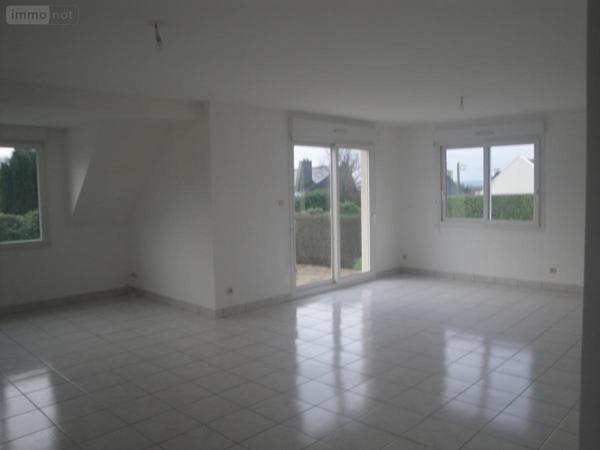 Maison à louer à Plouigneau dans le Finistère (29610), ref : 29096-L120