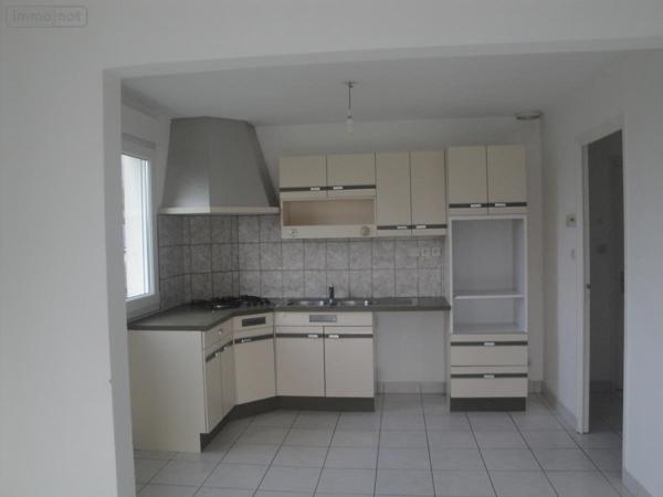 Maison à louer à Plouigneau dans le Finistère (29610), ref : 29096-L120