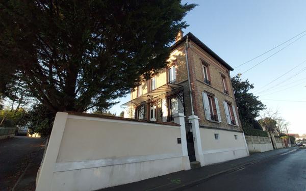 Maison à vendre    5 pièces • 200 m2 Neuilly-Plaisance