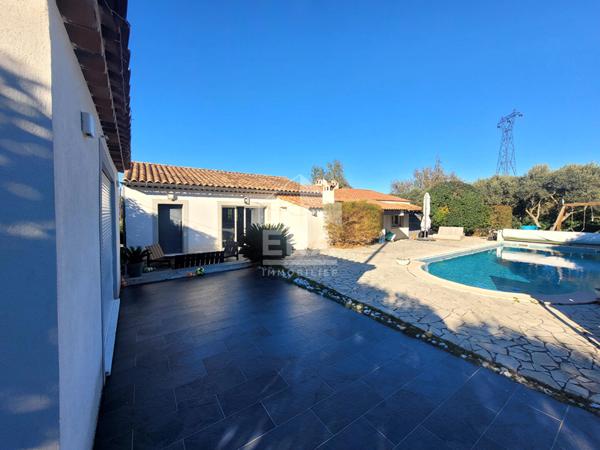 LES PENNES MIRABEAU -Quartier Darbousset- Maison T5 de 140 m2 avec piscine et extérieur