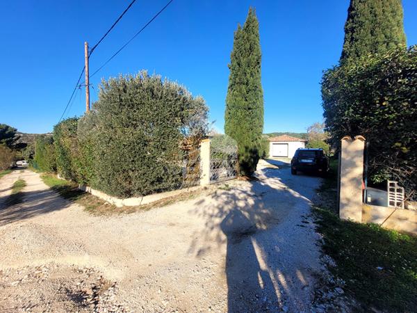 LES PENNES MIRABEAU -Quartier Darbousset- Maison T5 de 140 m2 avec piscine et extérieur