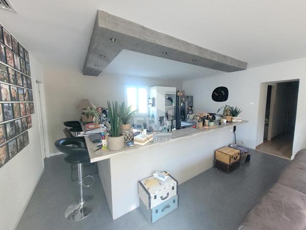 LES PENNES MIRABEAU -Quartier Darbousset- Maison T5 de 140 m2 avec piscine et extérieur