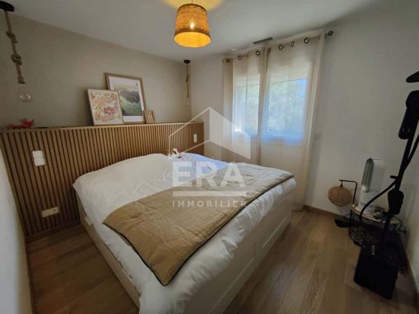 LES PENNES MIRABEAU -Quartier Darbousset- Maison T5 de 140 m2 avec piscine et extérieur