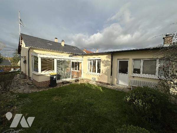MAISON INDIVIDUELLE - TROIS CHAMBRE - GARAGE