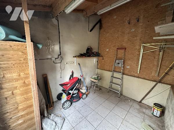 MAISON INDIVIDUELLE - TROIS CHAMBRE - GARAGE